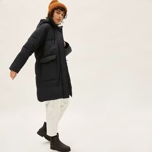Everlane ReNew Long Puffer, small black